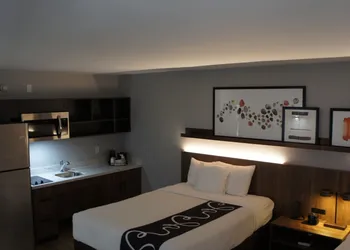 Hawthorn Extended Stay By Wyndham Knoxville hotel thumbnail 3