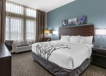 Sleep Inn & Suites Milwaukee/Franklin hotel thumbnail 5