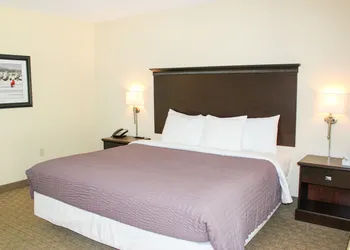 Kelleys Island Venture Resort hotel thumbnail 2