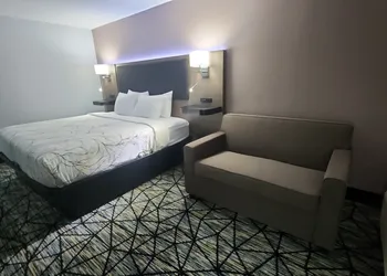 Baymont By Wyndham South Bend hotel thumbnail 5