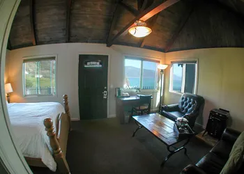 Lucia Lodge hotel thumbnail 3