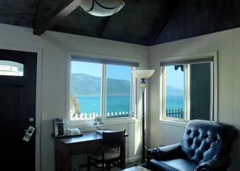 Lucia Lodge hotel thumbnail 4