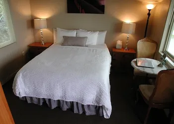 Lucia Lodge hotel thumbnail 7