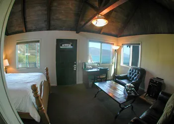 Lucia Lodge hotel thumbnail 3