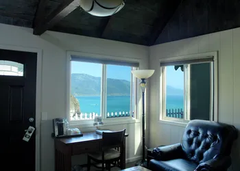 Lucia Lodge hotel thumbnail 4