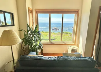 Turtle Rocks Oceanfront Inn hotel thumbnail 4