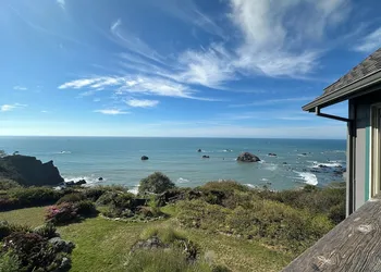 Turtle Rocks Oceanfront Inn hotel thumbnail 8