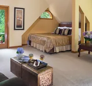 Cherry Valley Manor Luxury Bed and Breakfast hotel detail image 4