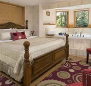 Cherry Valley Manor Luxury Bed and Breakfast hotel detail image 7