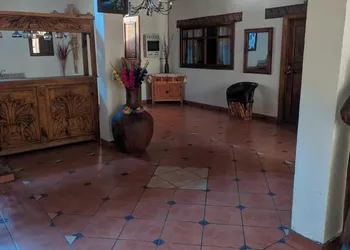 OYO Los Alcatraces hotel thumbnail 3