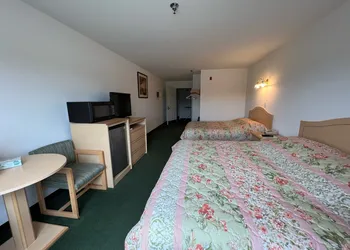 Red Bud Country Inn hotel thumbnail 2