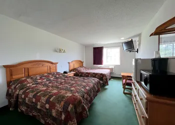 Red Bud Country Inn hotel thumbnail 4
