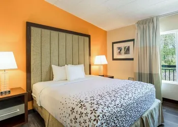 Fairmount Inn & Suites -Stroudsburg hotel thumbnail 7