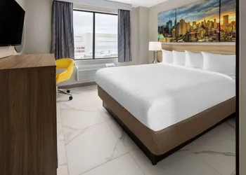 Days Inn By Wyndham Staten Island hotel thumbnail 8