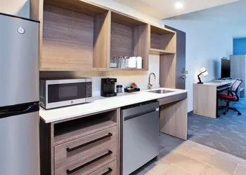 Home2 Suites By Hilton Grand Rapids Northeast hotel thumbnail 6