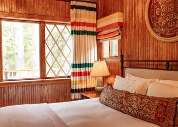 Deer Mountain Inn hotel thumbnail 4