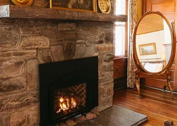 Deer Mountain Inn hotel thumbnail 6