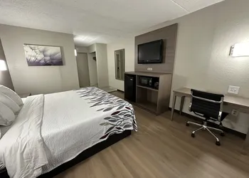 Red Roof Inn Richmond, VA – W Broad St hotel thumbnail 6
