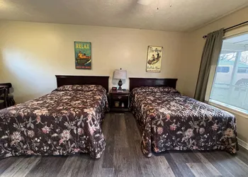 Carlton Marion Inn hotel thumbnail 8