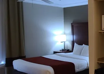 SAMIR Stay at NW Expressway hotel thumbnail 8