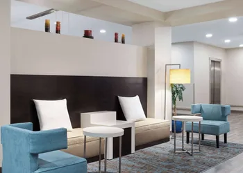 La Quinta Inn & Suites by Wyndham Wenatchee hotel thumbnail 3
