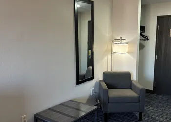 Sonesta Essential Augusta hotel thumbnail 6