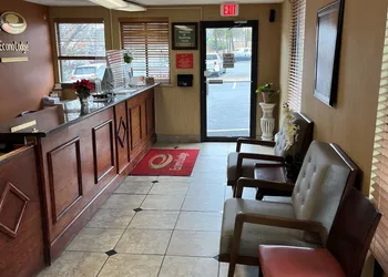 Red Carpet Inn hotel thumbnail 2