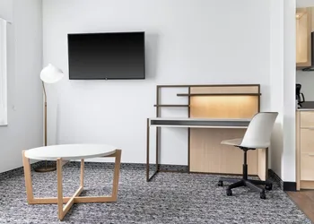 Towneplace Suites by Marriott Holland hotel thumbnail 5