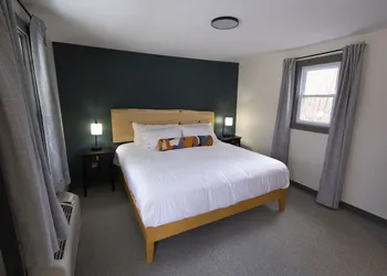 East Rock Inn hotel thumbnail 2