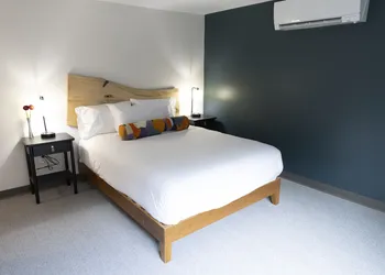 East Rock Inn hotel thumbnail 8