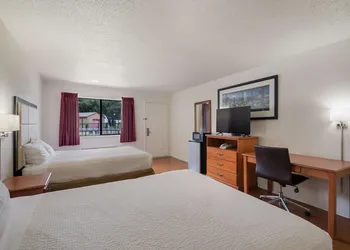 Americas Best Value Inn Lockhart hotel thumbnail 8