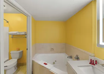 SureStay by Best Western Gulfport hotel thumbnail 6