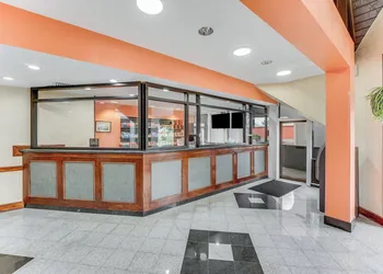 Red Carpet Inn & Suites hotel thumbnail 2