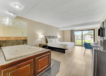 Red Carpet Inn & Suites hotel thumbnail 6