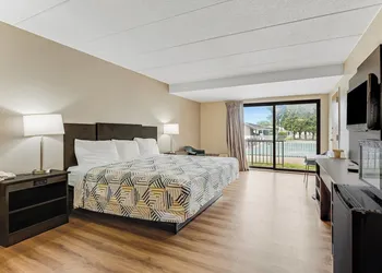 Red Carpet Inn & Suites hotel thumbnail 7