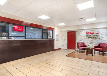 HomeTowne Studios by Red Roof Montgomery - Midtown hotel thumbnail 4
