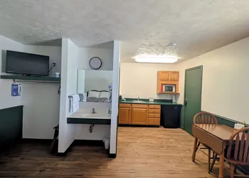 Auburn Inn Motel & Long Creek RV Park hotel thumbnail 5