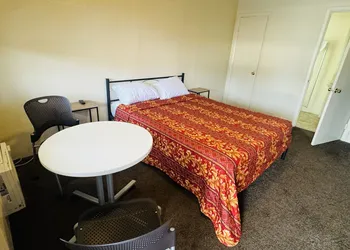 The Oaks Motel hotel thumbnail 2