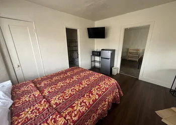 The Oaks Motel hotel thumbnail 3