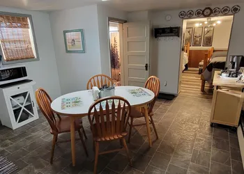 Carls Cabins hotel thumbnail 3