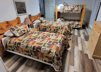 Carls Cabins hotel thumbnail 4