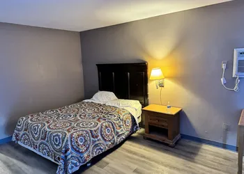 Clintonville Motel hotel thumbnail 3
