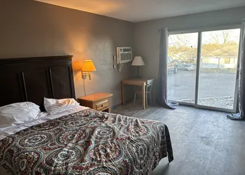 Clintonville Motel hotel thumbnail 4