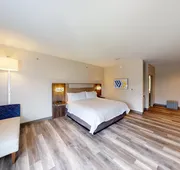 Holiday Inn Express & Suites Chicago Schaumburg by IHG hotel detail image 3