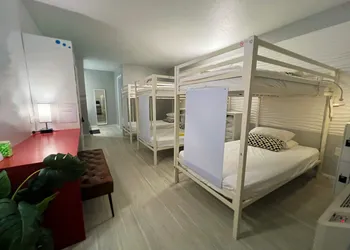 Bposhtels Orlando Disney hotel thumbnail 8
