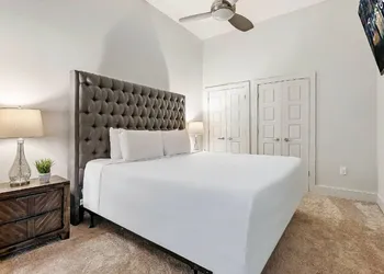 Upscale Condos and Penthouses Close to Canal & Bourbon St. hotel thumbnail 2