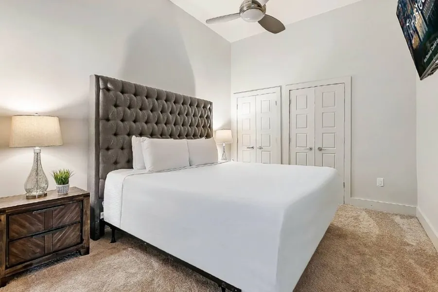 Upscale Condos and Penthouses Close to Canal & Bourbon St. hotel detail image 2