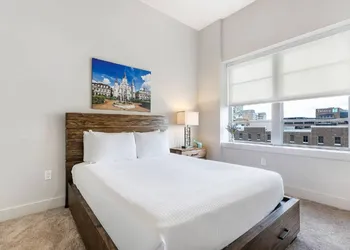 Upscale Condos and Penthouses Close to Canal & Bourbon St. hotel thumbnail 5