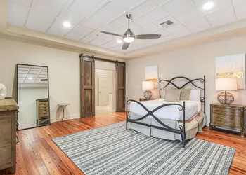 Upscale Condos and Penthouses Close to Canal & Bourbon St. hotel thumbnail 8