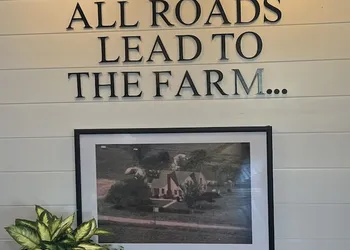 Boyd Farmhouse Inn hotel thumbnail 5